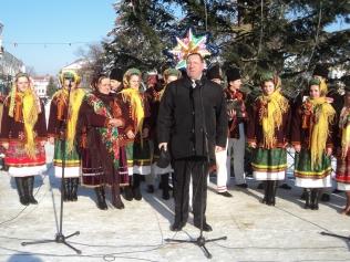 Колядники  Коломийщини виступили біля головної ялинки міста Коломия