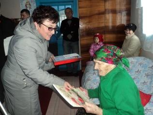 На Коломийщині відзначили 100 літній ювілей жительки села Джурків На Коломийщині відзначили 100 літній ювілей жительки села Джурків