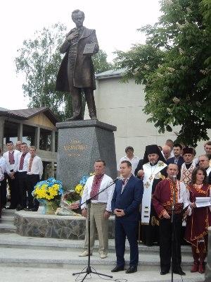 В селищі Отинія Коломийського району відкрито пам’ятник Тарасу Григоровичу Шевченку