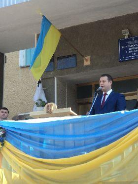 Урочистості в Коломийській ЗОШ № 6 з нагоди відзначення останнього дзвоника та відкриття меморіальних дощок випускникам школи Урочистості в Коломийській ЗОШ № 6 з нагоди відзначення останнього дзвоника та відкриття меморіальних дощок випускникам школи