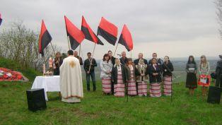 17 квітня 2012 року в селі Дебаславці Коломийського району відбулось Свято прапора «Золотиться сонцем твій стяг».