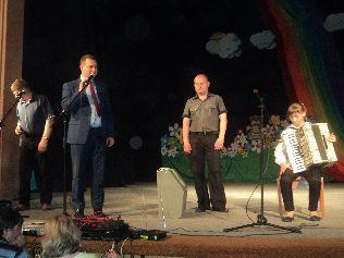 В Коломийському районі проведено районне дитяче свято для дітей-сиріт, дітей позбавлених батьківського піклування, дітей, які опинились у складних життєвих обставинах та дітей із родин учасників АТО присвячене Міжнародному Дню захисту дітей «Ми всі діти т В Коломийському районі проведено районне дитяче свято для дітей-сиріт, дітей позбавлених батьківського піклування, дітей, які опинились у складних життєвих обставинах та дітей із родин учасників АТО присвячене Міжнародному Дню захисту дітей «Ми всі діти т
