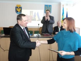 Вручили свідоцтва про підвищення кваліфікації у сфері європейської інтеграції Вручили свідоцтва про підвищення кваліфікації у сфері європейської інтеграції