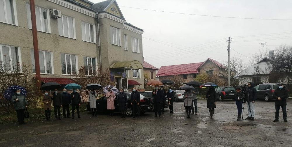 “Україна – країна гідності та свободи”