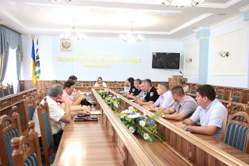 На нараді в облдержадміністрації обговорили проблемні аспекти безпеки дорожнього руху