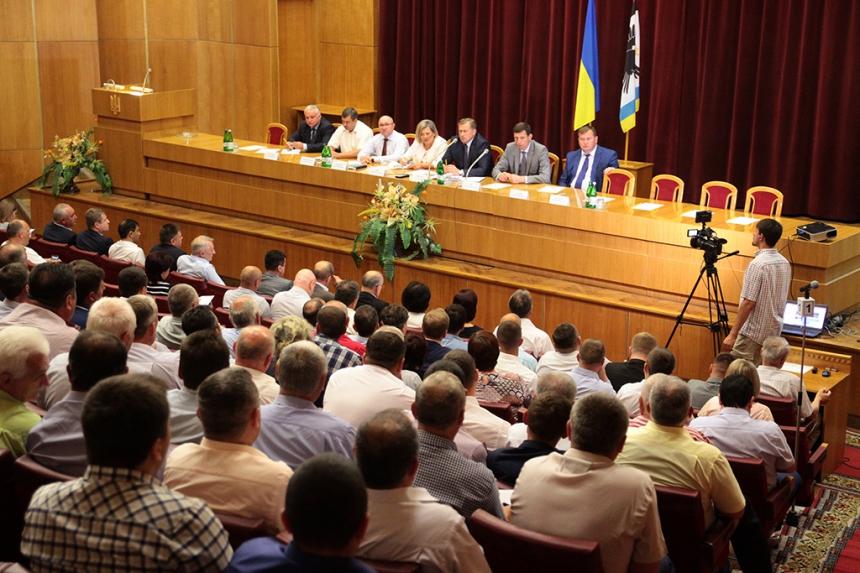 Олег Гончарук: Найбільшого капіталовкладення потребують автошляхи місцевого значення, які не ремонтувалися понад двадцять років Олег Гончарук: Найбільшого капіталовкладення потребують автошляхи місцевого значення, які не ремонтувалися понад двадцять років