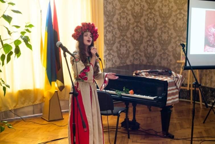 Вечір-спомин «Пісня буде поміж нас», присвячений 70-річчю від дня народження Володимира Івасюка Вечір-спомин «Пісня буде поміж нас», присвячений 70-річчю від дня народження Володимира Івасюка