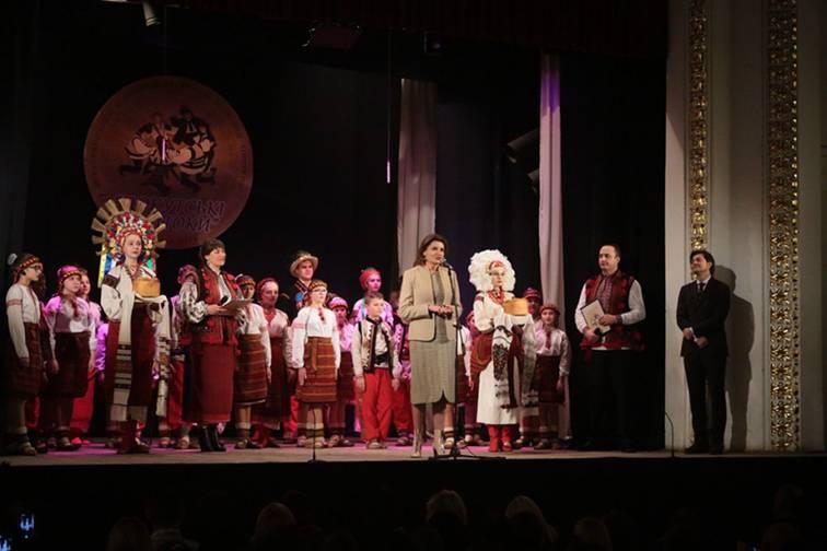 Марина Порошенко взяла участь у відкритті Всеукраїнського фестивалю народної хореографії «Покутські витоки» Марина Порошенко взяла участь у відкритті Всеукраїнського фестивалю народної хореографії «Покутські витоки»