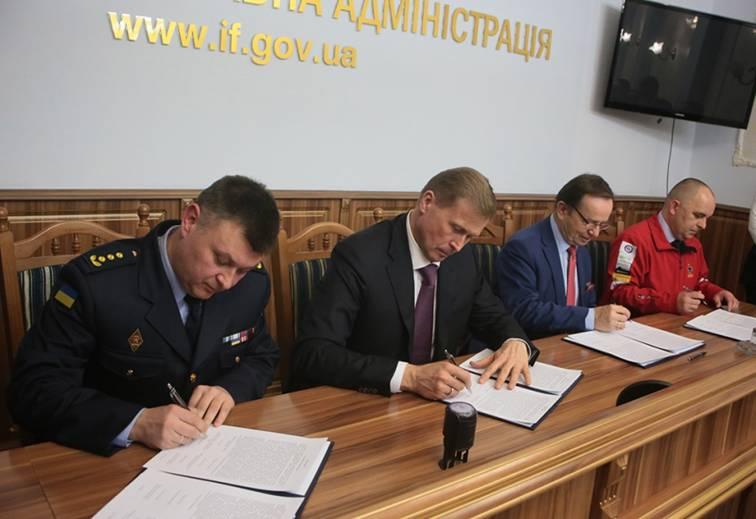 Між Прикарпаттям та Підкарпатським воєводством підписано меморандум про розвиток співпраці у сфері гірського рятівництва