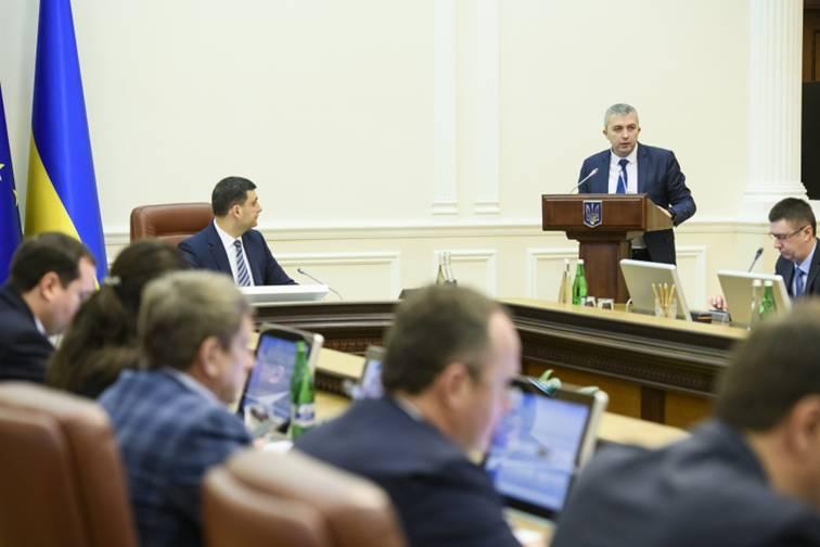 Кабінет міністрів розширює перелік електронних послуг і вводить низку е-ініціатив для сімей з новонародженими