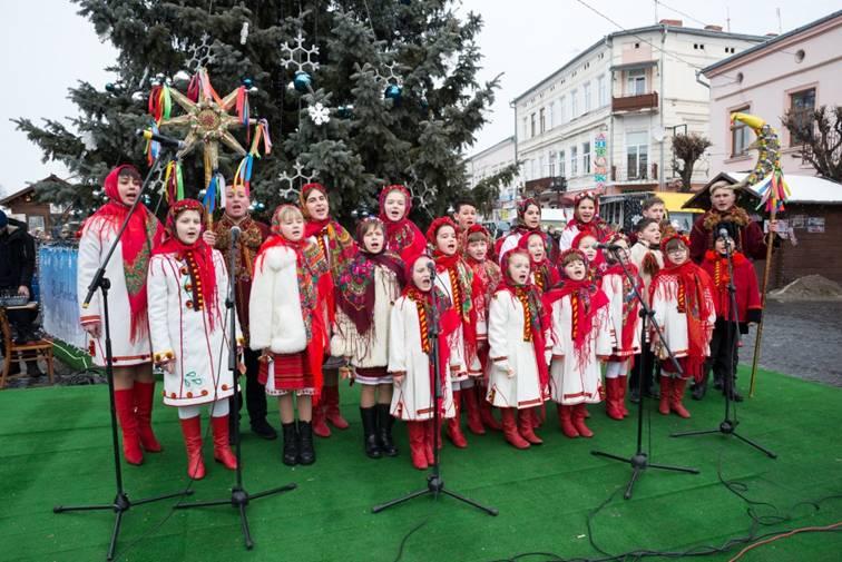 Різдвяне мистецьке дійство «Небо і земля нині торжествують»