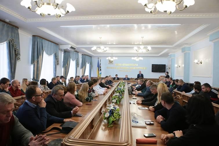 У облдержадміністрації відзначили нагородами кращих прикарпатських спортсменів і тренерів У облдержадміністрації відзначили нагородами кращих прикарпатських спортсменів і тренерів