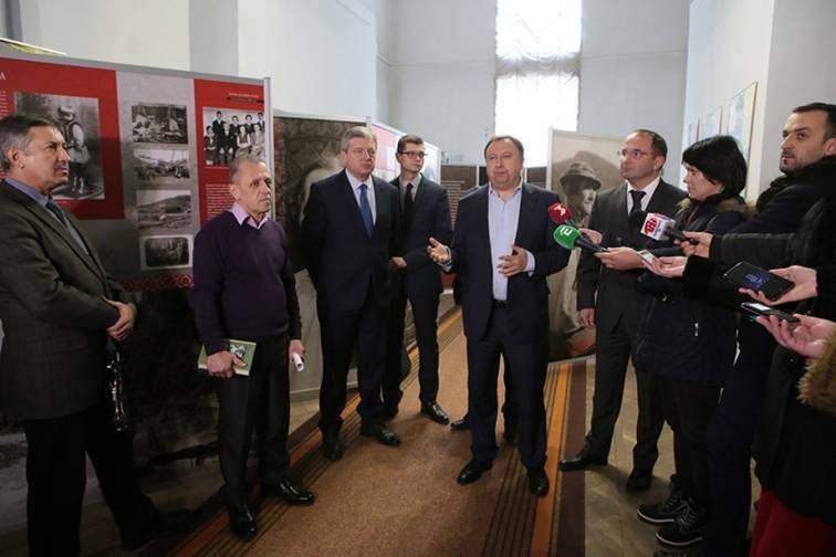 В Івано-Франківську відкрито виставку «Діалог про долю і душу Станіслава Вінценза (1888-1971)»