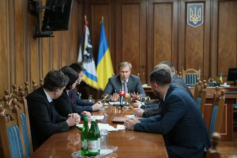 Олег Гончарук: До кінця року працівники бюджетної сфери отримають заробітну плату в повному обсязі