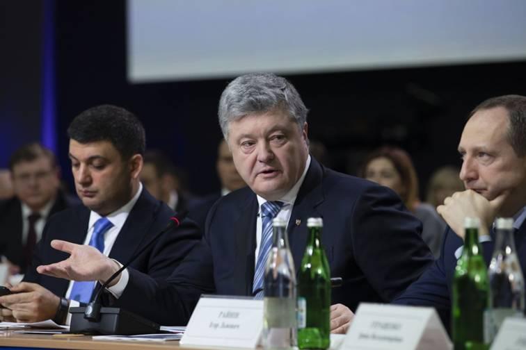 Потрібно на 100% забезпечити субсидіями тих, хто їх реально потребує. Якщо цієї позиції не буде в Держбюджеті 2019 року, я його не підпишу – Президент на Раді регіонального розвитку