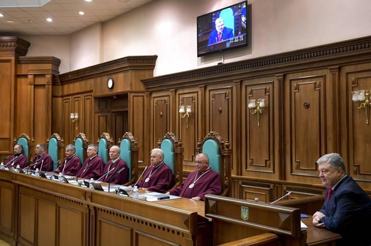 Кожному, хто звертається до суду, має бути забезпечено право на справедливість – Президент під час складання присяги новими суддями Конституційного суду