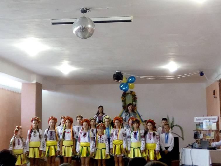 Творчий звіт аматорських колективів Будинку культури села Виноград