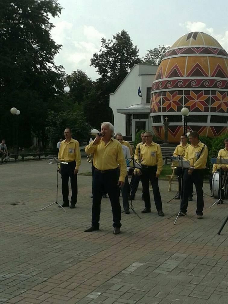 Мистецька акція “Подарунок рідному місту”