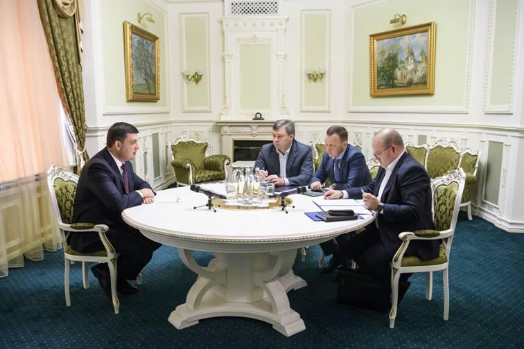Глава Уряду про боротьбу з контрабандою: Ні кроку назад, сірі схеми мають бути зупинені Глава Уряду про боротьбу з контрабандою: Ні кроку назад, сірі схеми мають бути зупинені