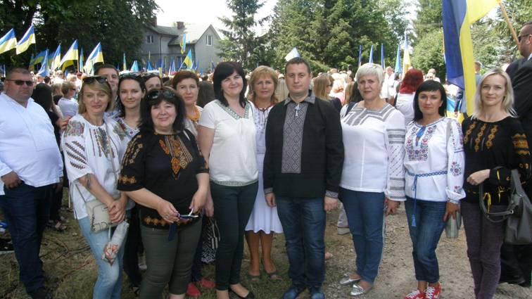 Делегація Коломийського району вшанувала пам’ять загиблих українців у с.Сагринь Делегація Коломийського району вшанувала пам’ять загиблих українців у с.Сагринь