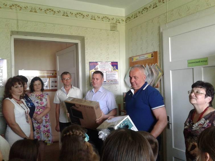 Бібліотека-філія села Лісна Слобідка отримала у подарунок комп'ютер
