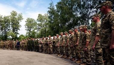 У 2016 році контракт з Українським військом уклало 69 тисяч військовослужбовців, із яких 7,5 тисяч офіцерів