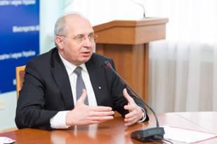 Заступник Міністра освіти і науки розповів про децентралізацію у загальній середній освіті Заступник Міністра освіти і науки розповів про децентралізацію у загальній середній освіті
