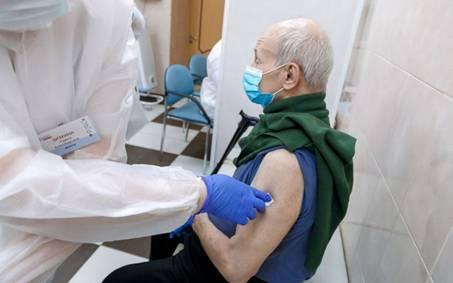 Вакцинація людей віком 65+