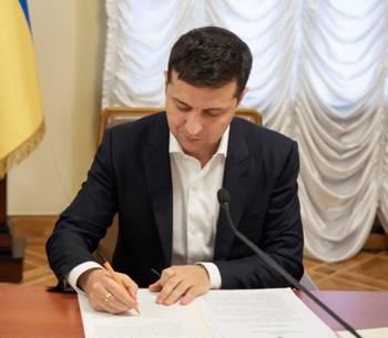 Володимир Зеленський: Всі закони, що ухвалюються, повинні враховувати потреби людей з інвалідністю Володимир Зеленський: Всі закони, що ухвалюються, повинні враховувати потреби людей з інвалідністю