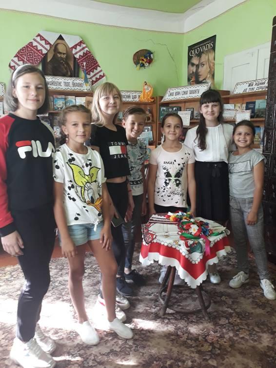 “Обереги мої українські, ви прийшли з давнини в майбуття” “Обереги мої українські, ви прийшли з давнини в майбуття”