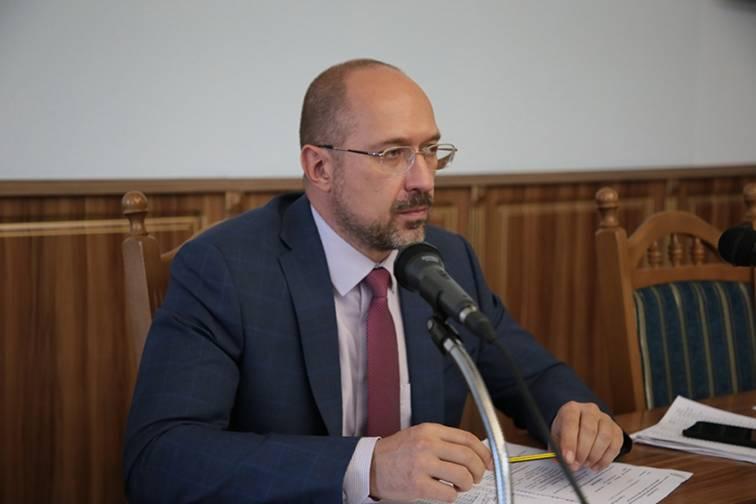 Денис Шмигаль: Перерозподіл видатків місцевих бюджетів допоможе зняти проблему заборгованості по заробітній платі з порядку денного Денис Шмигаль: Перерозподіл видатків місцевих бюджетів допоможе зняти проблему заборгованості по заробітній платі з порядку денного