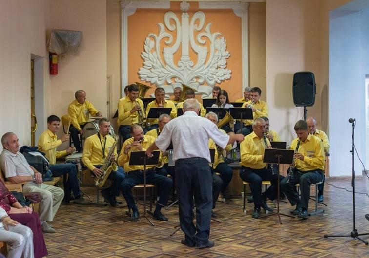Танцювальний вечір для людей похилого віку відбувся у Коломиї