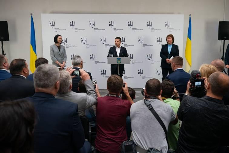 Завдання Вищого антикорупційного суду просте: корупціонер покараний, держава, суспільство та інвестор захищені – Володимир Зеленський Завдання Вищого антикорупційного суду просте: корупціонер покараний, держава, суспільство та інвестор захищені – Володимир Зеленський
