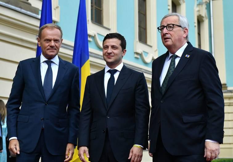 За результатами саміту Україна – ЄС підписано угоди щодо фінансової підтримки громадянського суспільства, децентралізації, антикорупційних заходів і реформ За результатами саміту Україна – ЄС підписано угоди щодо фінансової підтримки громадянського суспільства, децентралізації, антикорупційних заходів і реформ