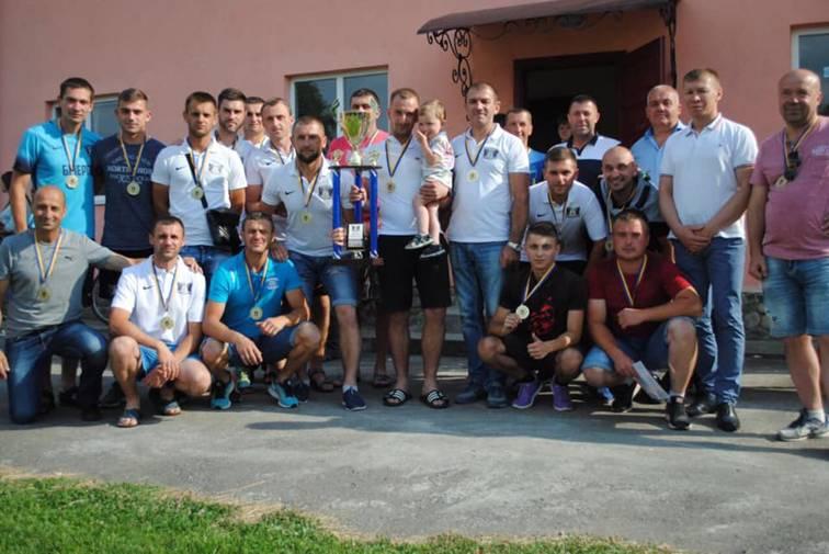 Нагородження чемпіонів, переможців та призерів чемпіонату та першості Коломийського району з футболу сезону 2018/19 Нагородження чемпіонів, переможців та призерів чемпіонату та першості Коломийського району з футболу сезону 2018/19
