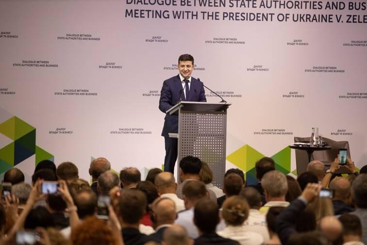 Короткостроковий пріоритет – це боротьба з контрабандою та рейдерством – Президент на зустрічі з представниками ділових кіл Короткостроковий пріоритет – це боротьба з контрабандою та рейдерством – Президент на зустрічі з представниками ділових кіл