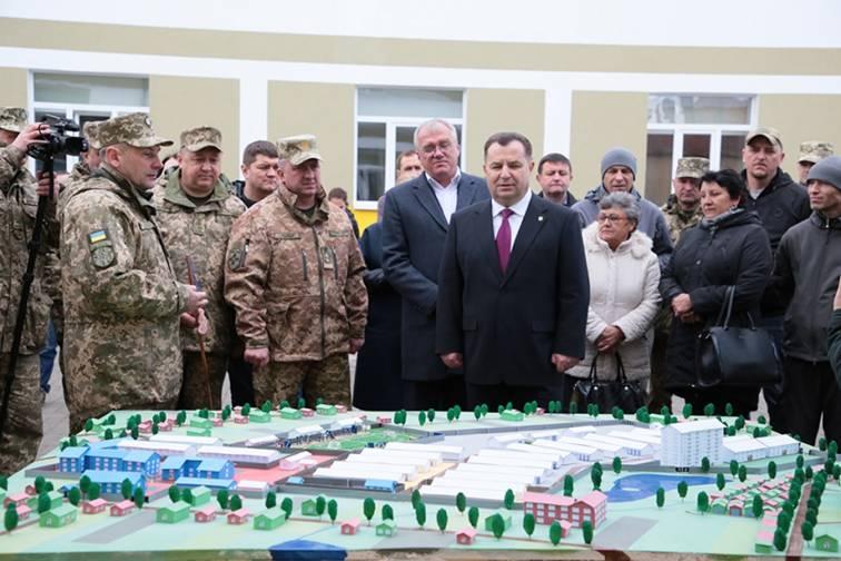 На Прикарпатті перебуває міністр оборони України С.Полтарак