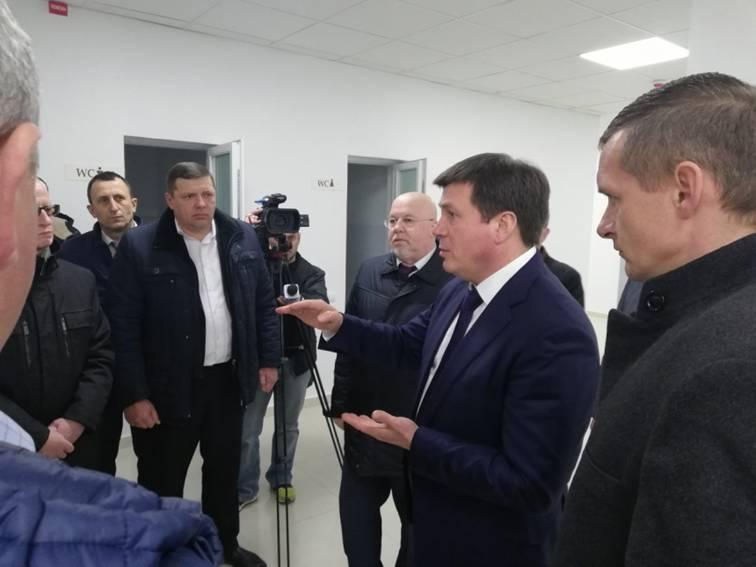 Віце-прем’єр-міністр України Геннадій Зубко ознайомився із ходом будівництва амбулаторії сімейної медицини на Коломийщині Віце-прем’єр-міністр України Геннадій Зубко ознайомився із ходом будівництва амбулаторії сімейної медицини на Коломийщині