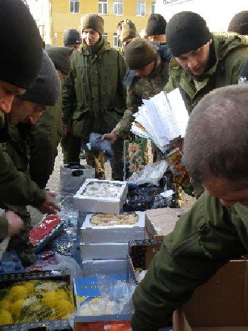 Делегація Коломийщини спільно з волонтерськими організаціями та духовенством відвідала мобілізованих краян Делегація Коломийщини спільно з волонтерськими організаціями та духовенством відвідала мобілізованих краян