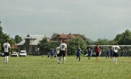 В Коломийському районі  відбувся міжрайонний футбольний турнір на кубок газети      « ВІЛЬНИЙ ГОЛОС»