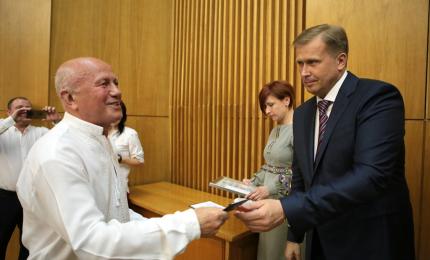 Прикарпатці отримали нагороди на сесії обласної ради