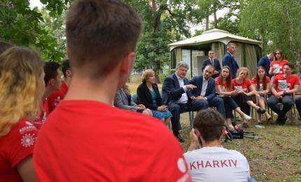 Ви демонструєте яким має бути майбутнє України – Президент слухачам Української академії лідерства