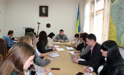 Співпрацю із громадськістю та ЗМІ обговорили на нараді в ОДА