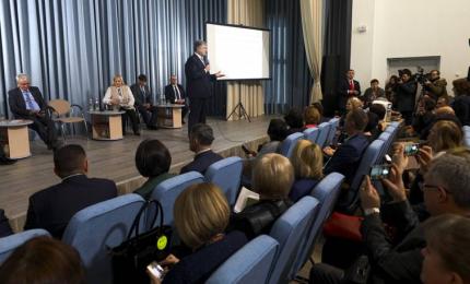 Дякую кожному з вас за те, що ви є ентузіастами нової української школи – Президент зустрівся з учасниками Конференції освітян на Київщині