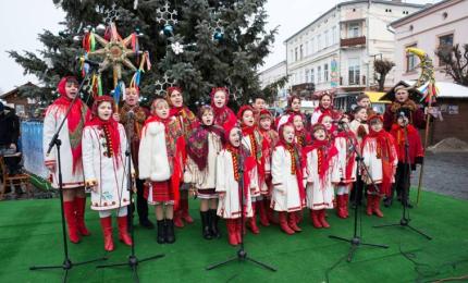 Різдвяне мистецьке дійство «Небо і земля нині торжествують»