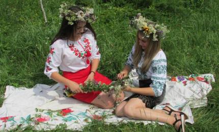 “Ой, на Івана та й на Купала”