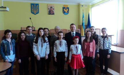 Нагородження учасників художнього конкурсу «Великодній вернісаж»