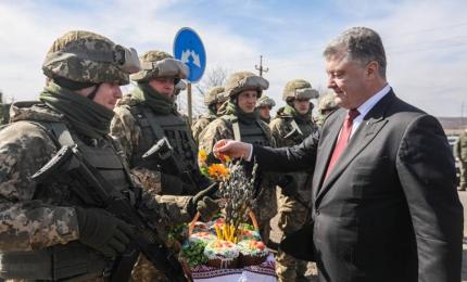 Дуже дякую вам, що бороните кожен клаптик української землі – Президент зустрівся із військовими на Донбасі