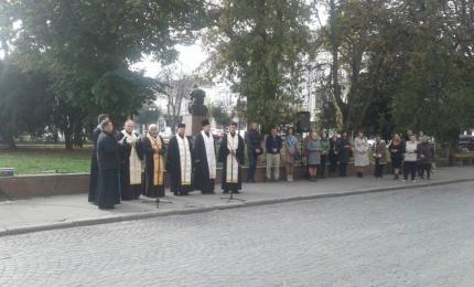 Подячний молебень за щасливу долю коломиян та жителів Коломийщини біля ікон Євангелистів-покровителів міста Коломиї в рамках проведення VI фестивалю духовної пісні «Все упованіє моє на Тебе, Мати, возлагаю».