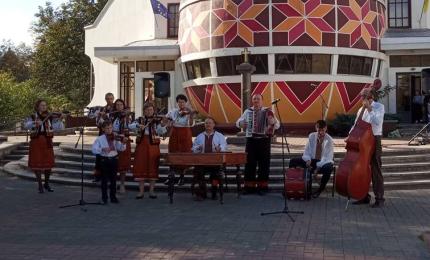 Мистецька акція “Подарунок рідному місту”